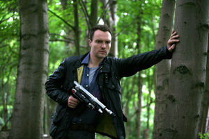 PRIMEVAL EP5 01.jpg
